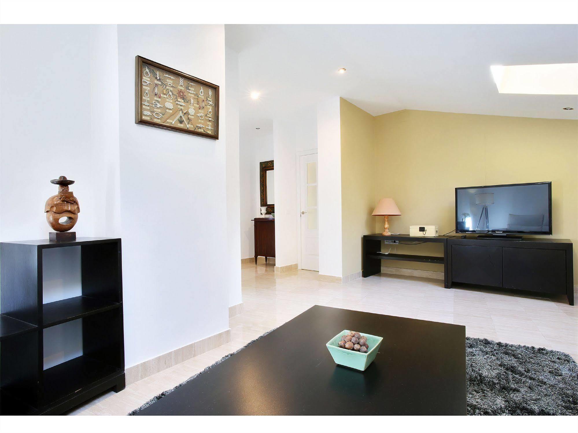 Apartamentos Unisierra Malaga Exterior photo