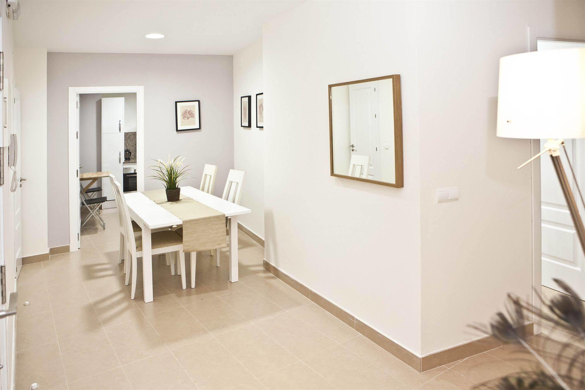 Apartamentos Unisierra Malaga Exterior photo