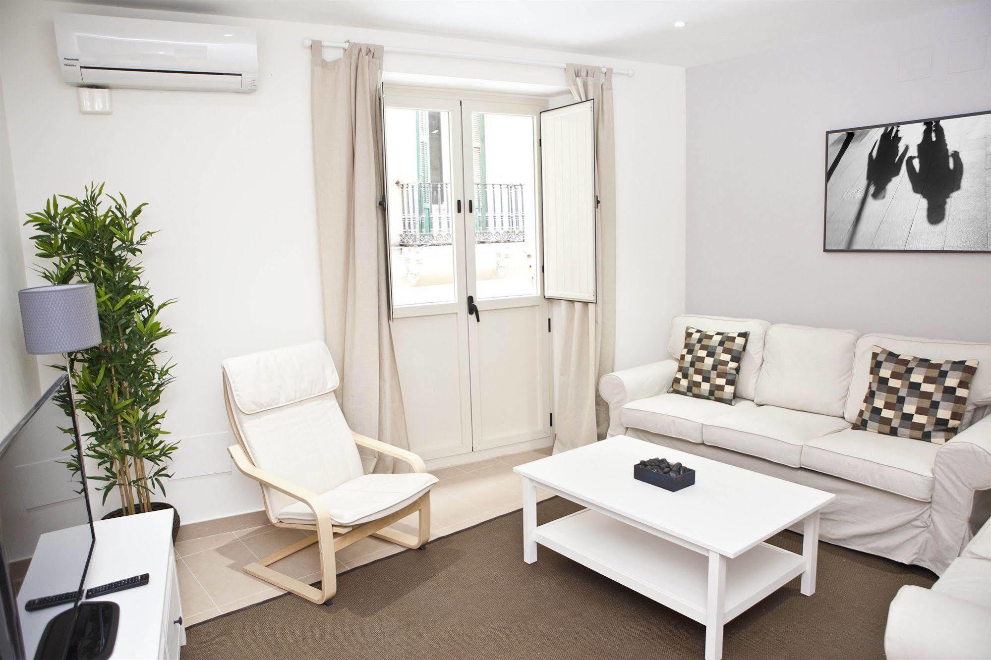 Apartamentos Unisierra Malaga Exterior photo