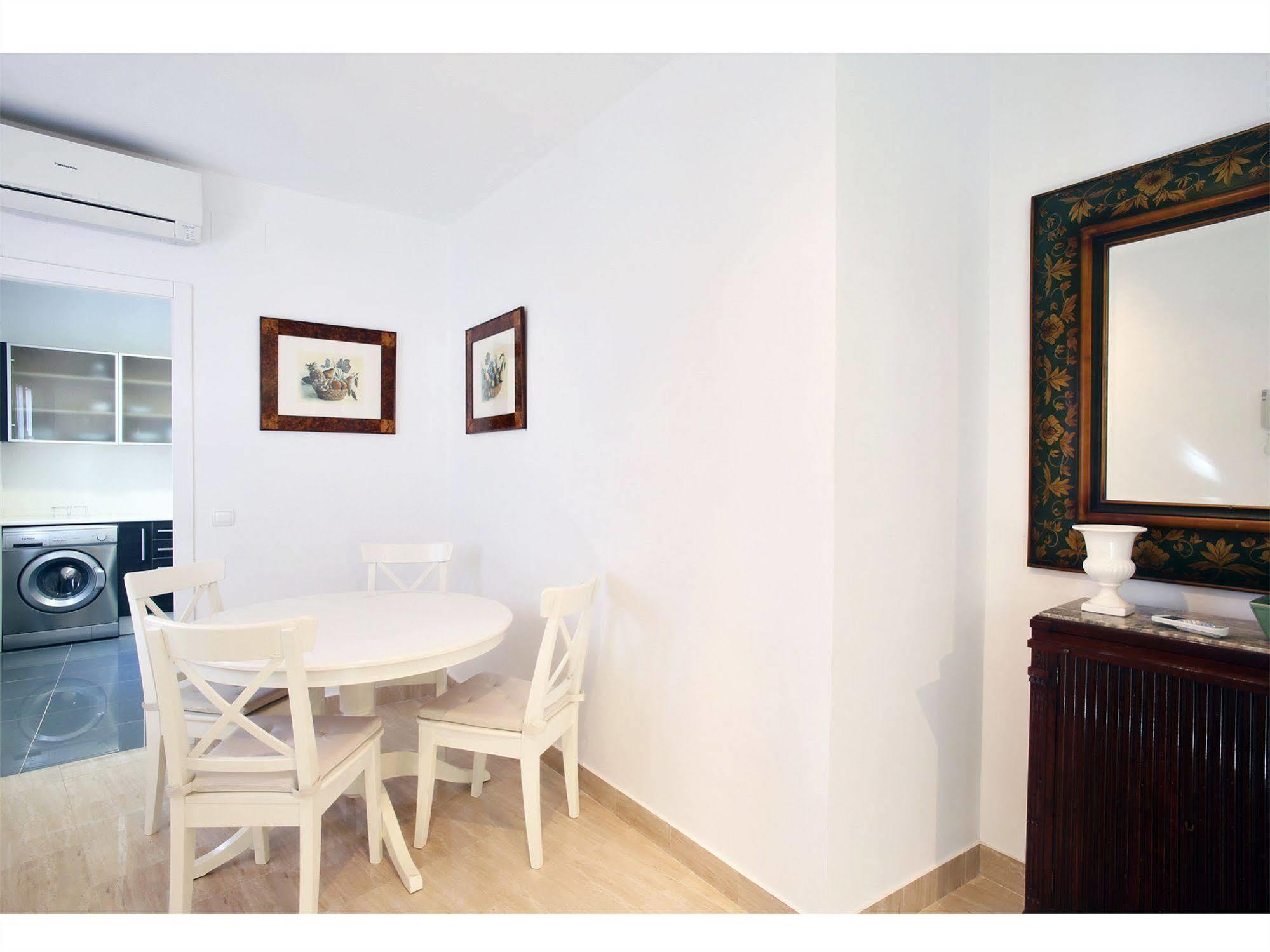 Apartamentos Unisierra Malaga Exterior photo
